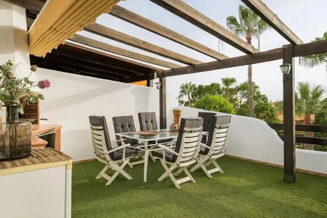 Chalet adosado en la Milla de Oro de Marbella — panorámica de La Concha — 35