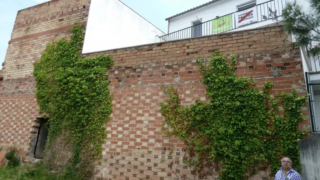 Solar per edificar habitatge amb magatzem — 6