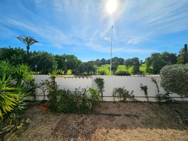 BONITA VILLA INDEPENDIENTE EN CAMPOAMOR: 4 HAB, 3 BAÑOS