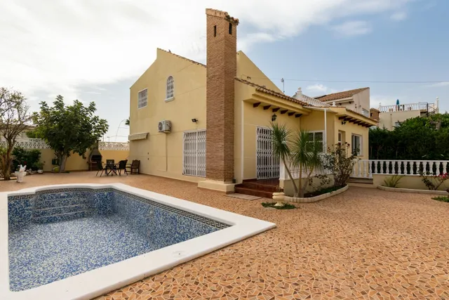 Chalet independiente a la venta en Playa Flamenca — 6