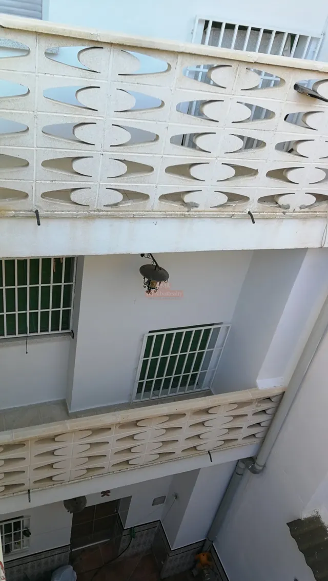 SORPRENDENTE...SE VENDE CASA DE LUJO INDEPENDIENTE, CON LOCAL, A 3 MINUTOS DEL CENTRO DE ALBACETE — 36
