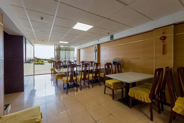 Local comercial en primera línea de playa en Magaluf — 25