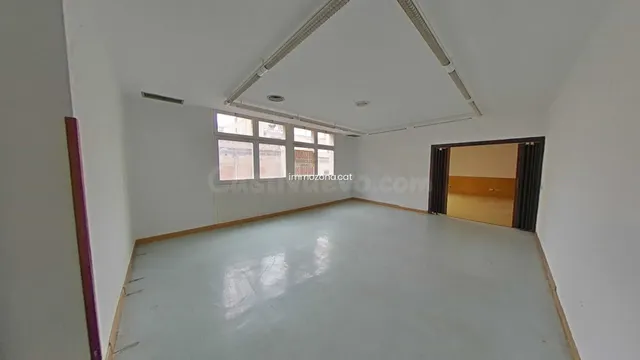 2 LOCALES DE 821 M2. EN TOTAL, FIGUERES - foto 2