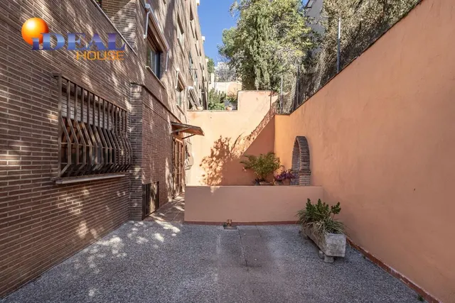 EXCLUSIVO PISO CON JARDÍN PRIVATIVO EN UNA DE LAS MEJORES URBANIZACIONES DE GRANADA — 6
