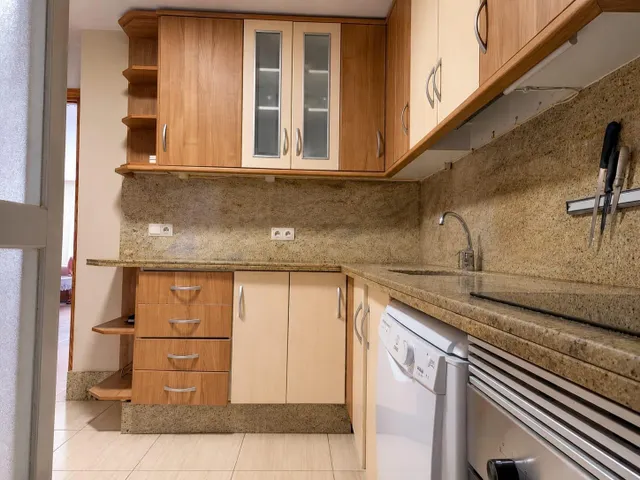 PISO DE 110 M2 CON TRES DORMITORIOS DOBLES Y TERRAZA EN EL CENTRO DE SAN PEDRO DE ALCÁNTARA — 19