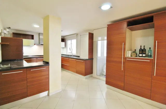 Maravillosa vivienda junto al Corte Inglés. Ahora en oferta. Llámanos. — 21