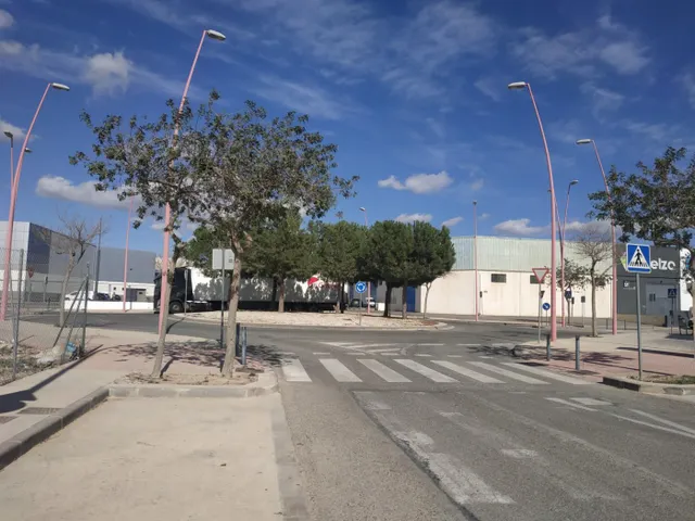 SE VENDE SUELO INDUSTRIAL!!! — 5