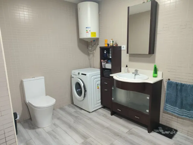 Casa en venta en Piera con dos viviendas independientes, jardín, piscina y parking — 12