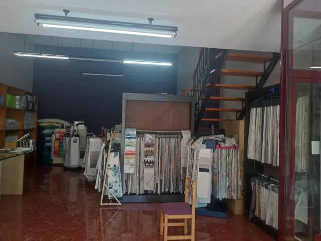 SE VENDE LOCAL / 140 MTS PLANTA BAJA + 40 MTS NAYA/ CERCA DE HOSPITAL GENERAL — 4
