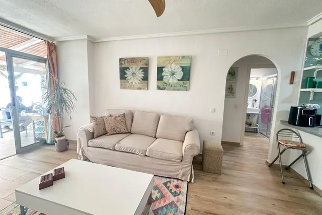 Gran apartamento en Torrevieja: 2 hab, 1 baño — 7