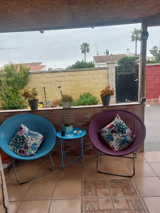 Chalet de 71 m2 con terraza y piscina a muy pocos metros de la playa — 22