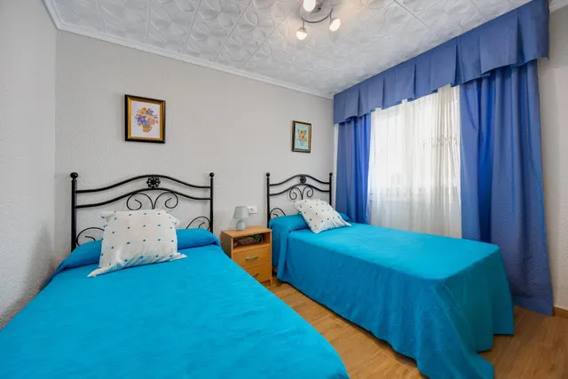 Apartamento reformado de 3 dormitorios y 2 baños a escasos 75 metros de la playa del acequión — 7