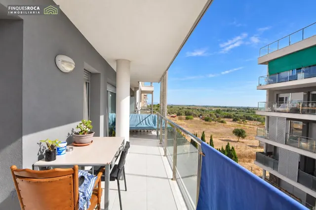 **VIVIENDA CON TERRAZA, PISCINA Y PARKING EN LA RÀPITA** ☀️ — 12