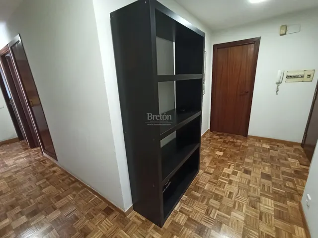 Interesante piso, incluye plaza de garaje, Sector Universidad. — 10