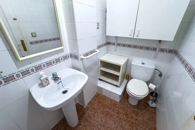 Piso en primera planta en Plaza de La Habana (Parque del Cuba) — 70 m2, 3 dormitorios, balcón amplio y patio comunitario — 23