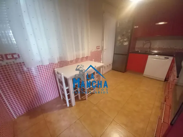 *155.000€* inmobiliaria la mancha vende adosado en Barrax (Albacete). — 13