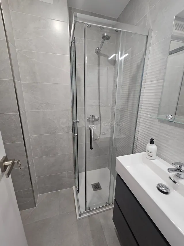 Amplia Habitación en Alquiler en Ourense al lado estación AV - foto 3