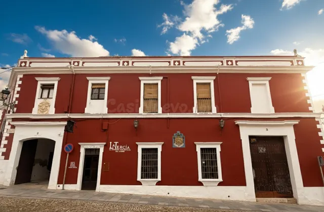 Edificio histórico en Plaza de Armas – Fernán Núñez (Córdoba