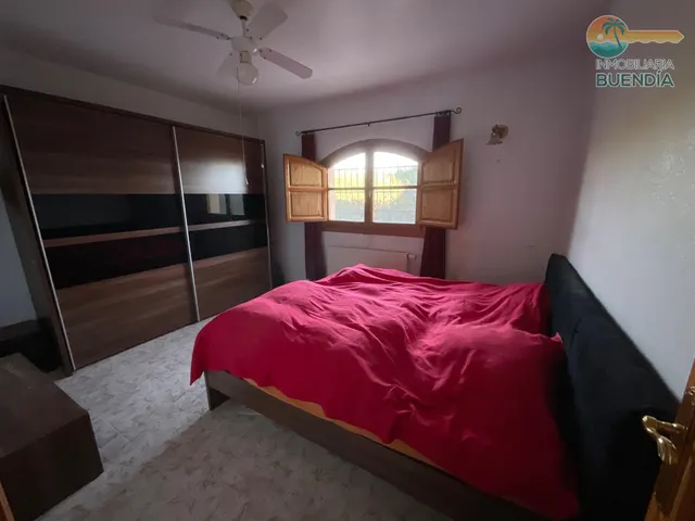 Amplia casa de campo con hangar privado y piscina — 32