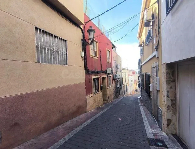 SE VENDE casa adosada OKUPA en C Cid Campeador 21 de Molina - foto 3