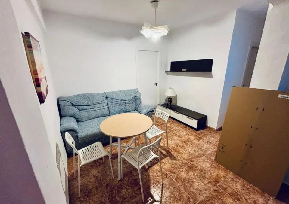 ¡PISO DE 3 habitaciones EN JUNTO A HIPERCOR!