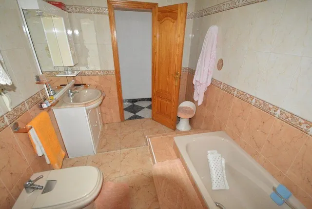 Magnífico chalet en Orihuela zona Urb. Montepinar, 344 m2. y parcela de 2737 m2. — 10