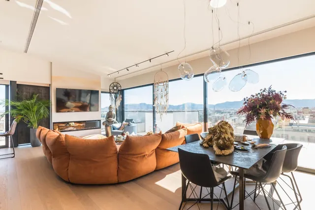 Fantástico ático de 3 dormitorios con 100 m2 de terraza + Es - foto 4