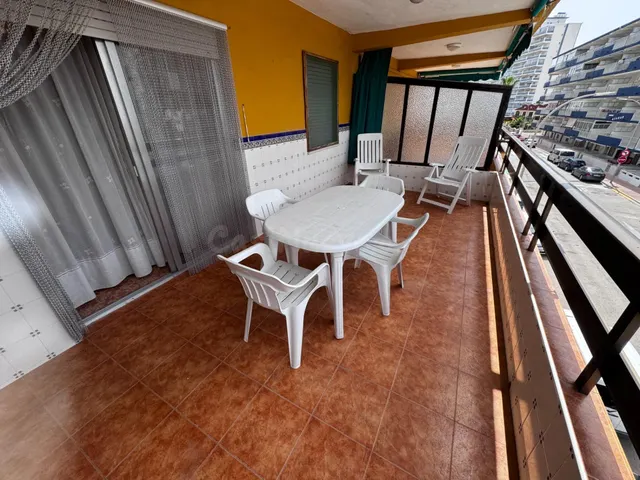 APARTAMENTO CON GRAN TERRAZA EN LA ZONA SUR — 2