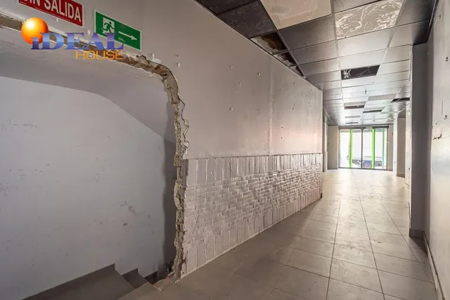 ¡Local en Acera del Darro frente al Corte Inglés! — 8