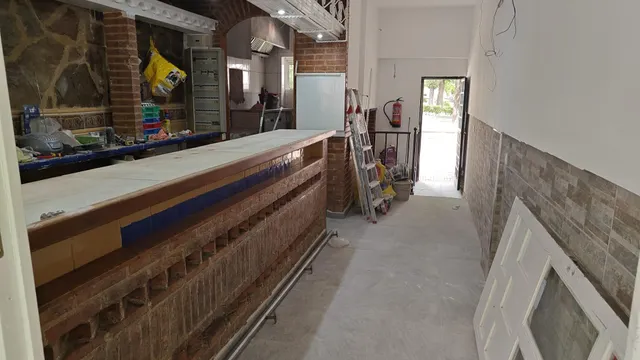 VENTA-LOCAL BAR- CON LICENCIA - CIUDAD DE LOS ANGELES-MADRID - — 30