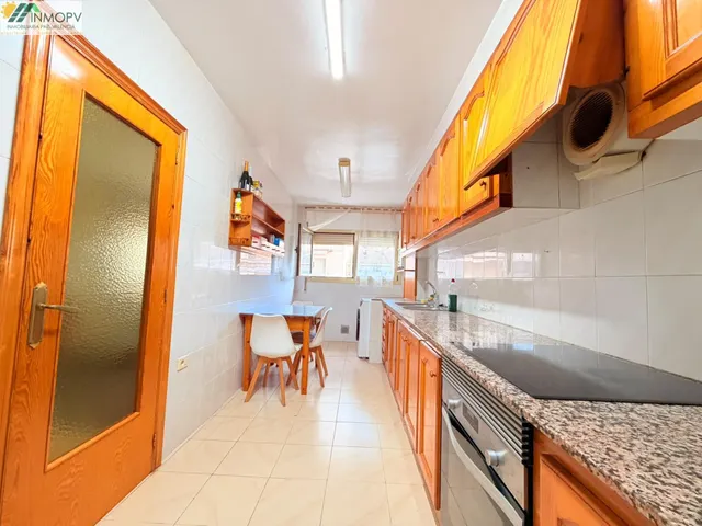 Se vende gran piso de 92m2 con 3 habitaciones dobles en zona rio cervol! 1ª planta edificio sin ascensor! — 8