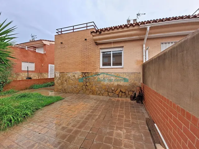Chalet con jardín, 4 dormitorios y sótano independiente en Alfara de la Baronía — 47