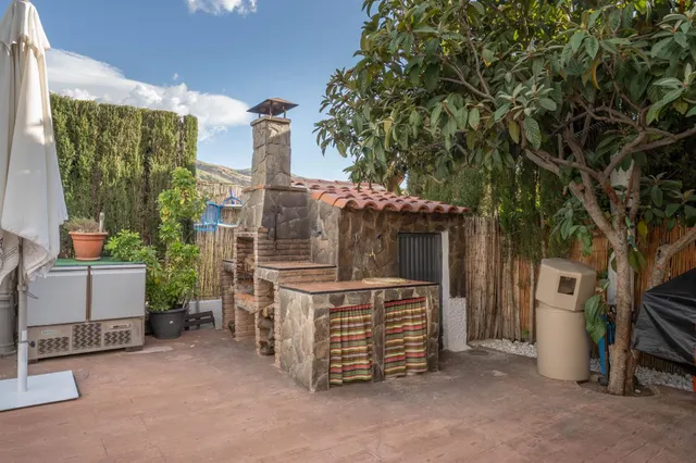 CHALET CON PISCINA Y JARDÍN A SOLO 10 MINUTOS DE GRANADA — 14