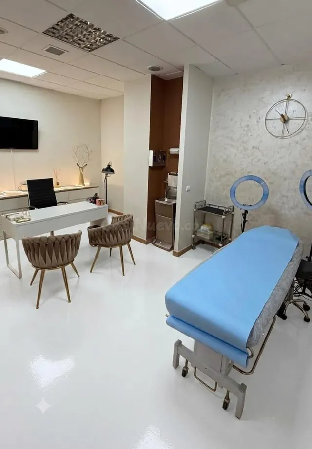 Clínica de Fisioterapia y Medicina Estética en traspaso en N - foto 3