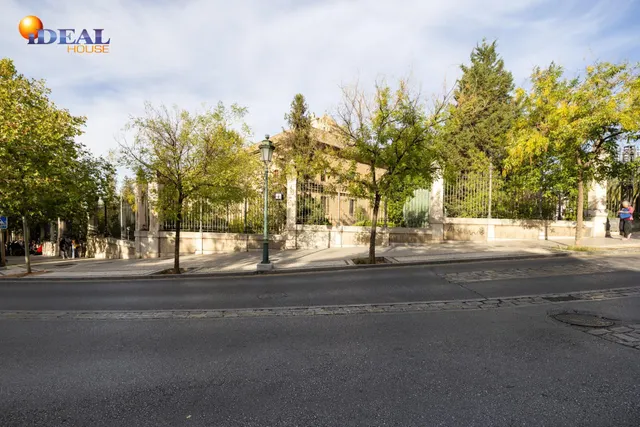 SE VENDE TERRENO URBANO PLURIFAMILIAR ZONA REAL DE CARTUJA Y JARDINES DEL TRIUNFO — 24