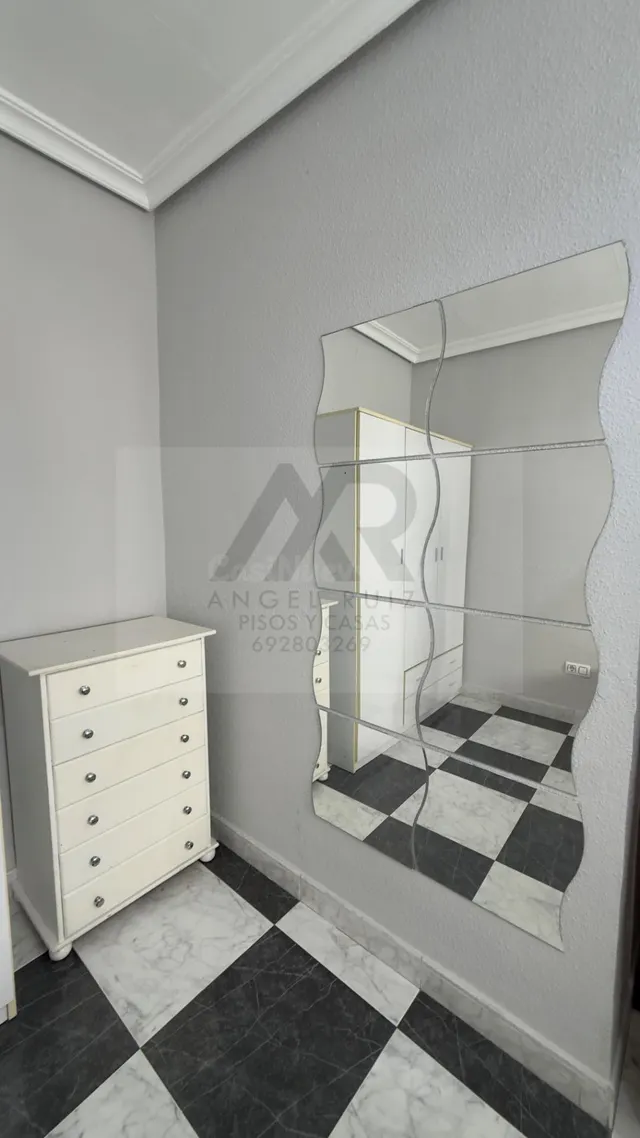 Piso de 3 dormitorios totalmente amueblado junto al estadio romano de Mérida – ideal inversores — 44