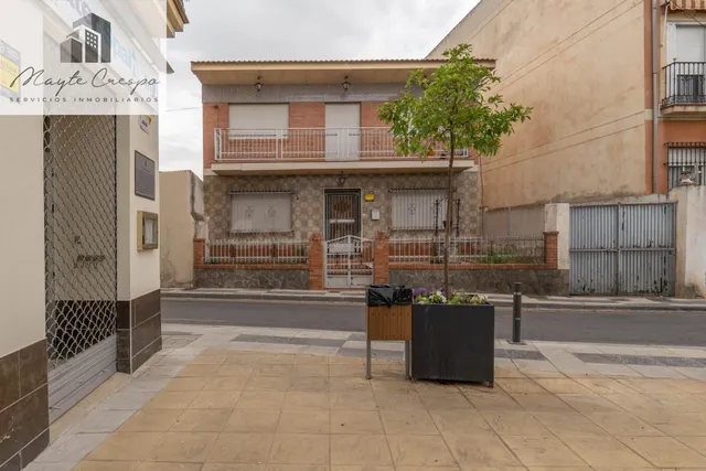 SE VENDE CASA CON UNA PARCELA DE 461 m2 (EN EL CENTRO DE LOS - foto 2