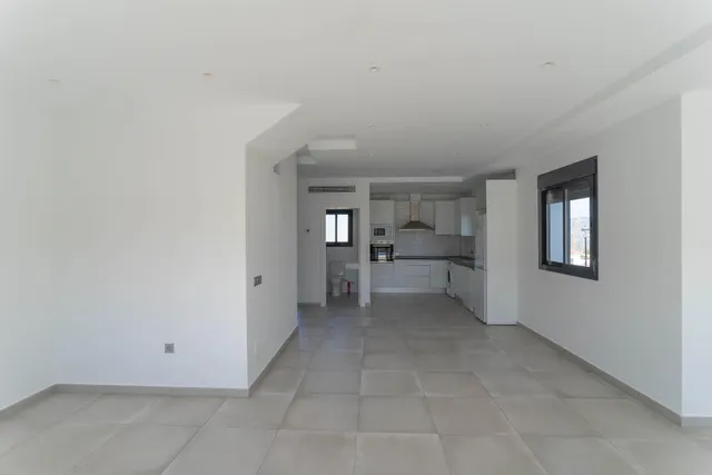 Chalet pareado con garaje, piscina y jardin — 6