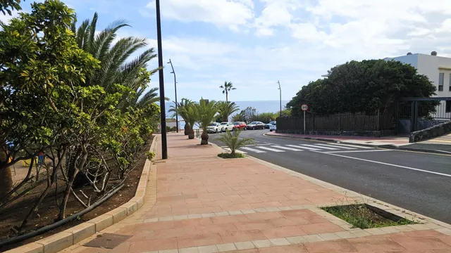 Oportunidad. Radazul Bajo -- Lote de 9 Plazas de Garaje — 13