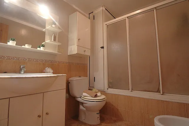Piso de tres dormitorios con ascensor. — 28