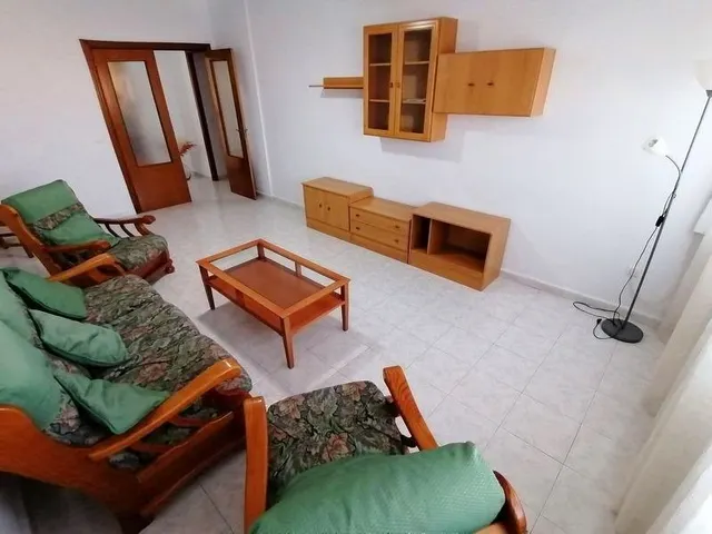 Piso de 4 Dormitorio y 2 Baños - Garaje coche y moto Opcional — 6