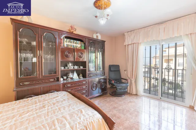 Casa independiente a 5 minutos de Granada en buen estado para entrar a vivir — 46