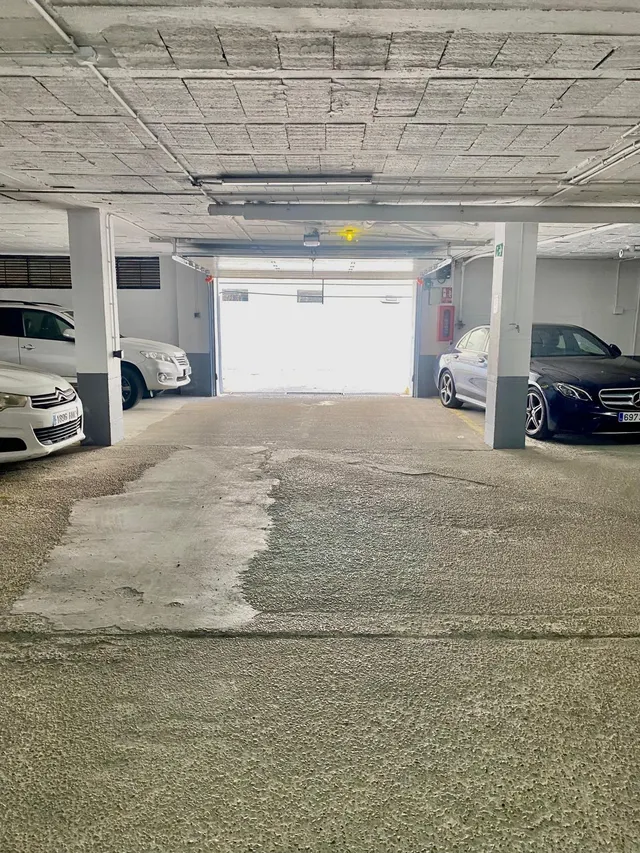 OPORTUNIDAD PLAZA DE GARAJE EN LA ZONA DEL CERRO FALÓN. — 4