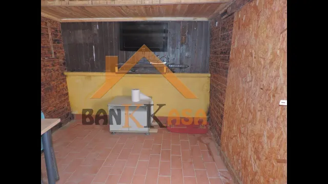SE VENDE VIVIENDA SOBRE LOCAL EN SANTA MARÍA DEL ÁGUILA — 35