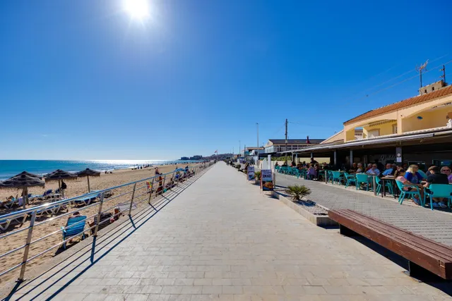 Ático duplex con solárium, vistas al mar y a 280 metros de la playa de La Mata — 40