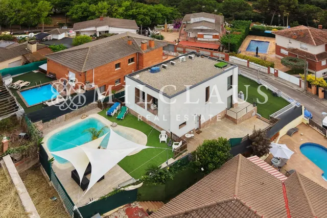 Casa o chalet independiente en venta en Calle d'Enric Morera - foto 2