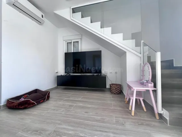 Villa de 5 dormitorios y 4 baños en San Miguel de Salinas (Alicante) — 10