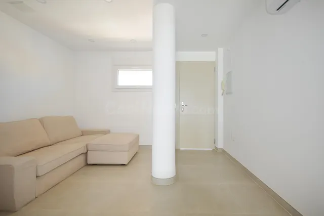 APARTAMENTO CON VISTAS AL MAR, ORIENTACIÓN SUR Y REFORMA DE ALTA CALIDAD — 4