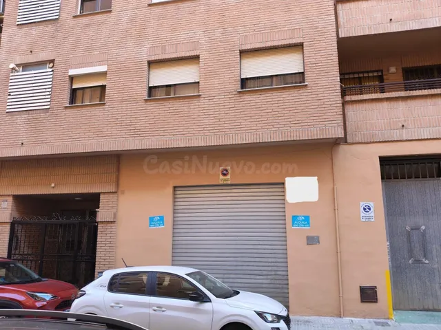 Amplio Local Comercial en Catarroja - Ideal para Negocios