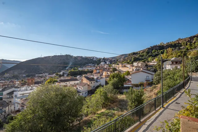Amplísima casa en Güejar Sierra con espectaculares vistas — 47